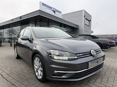 Volkswagen Golf - 1.5 TSI Highline Digitale display | Trekhaak | DAB | Carplay