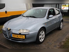Alfa Romeo 147 - 1.6 T.Spark Veloce Edizione Esclusiva NAV Leder Cruise Stoelverwarming Telefoon NAP APK