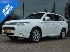 Mitsubishi Outlander - 2.0 PHEV INSTYLE | PANO | LEDER | NAVI | TREKHAAK | KEY-LESS