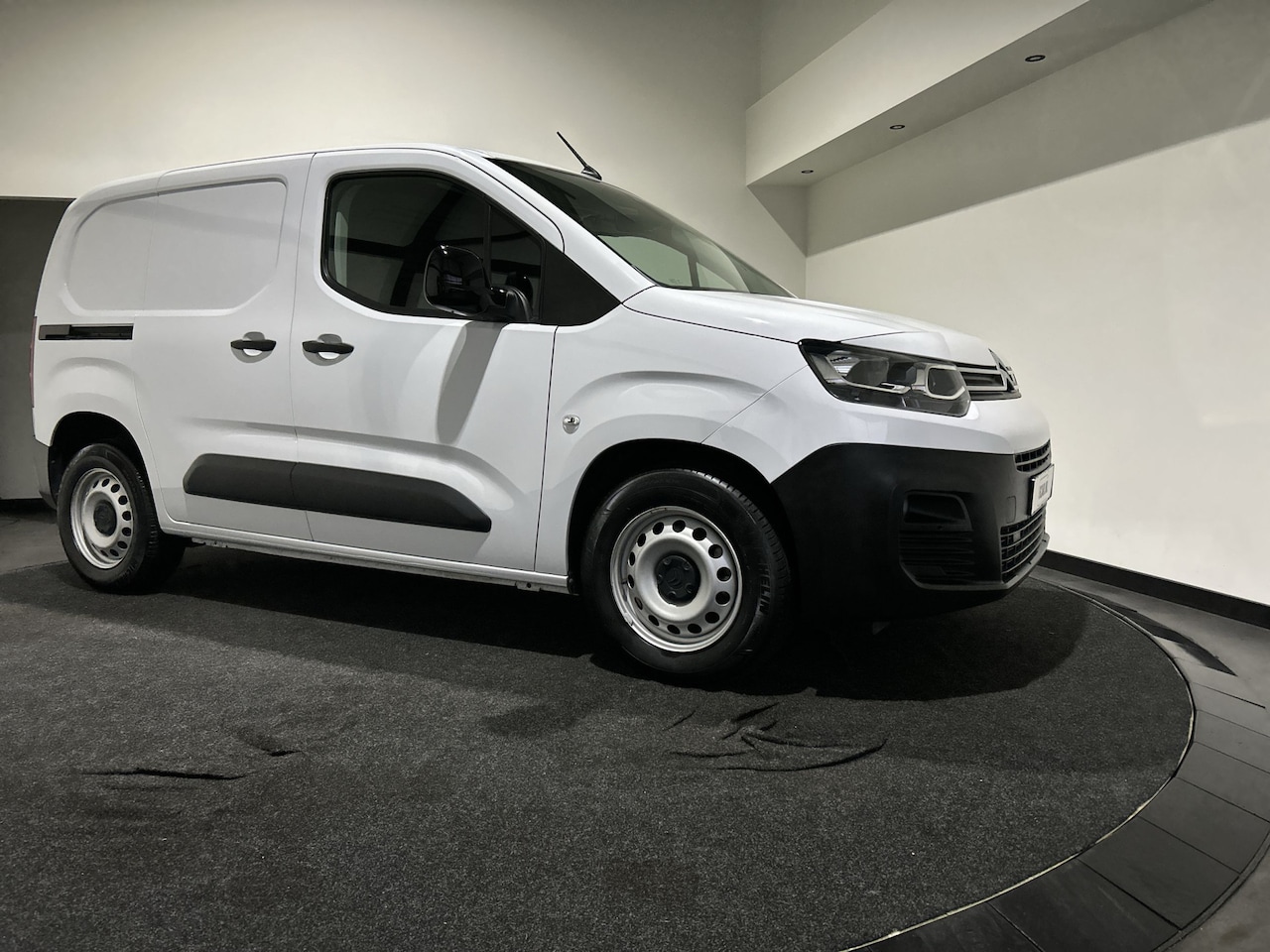 Citroën ë-Berlingo - Club 50 kWh 11 kw lader, airco, cruise control, goedkoper rijden vrijwel onmogelijk! - AutoWereld.nl