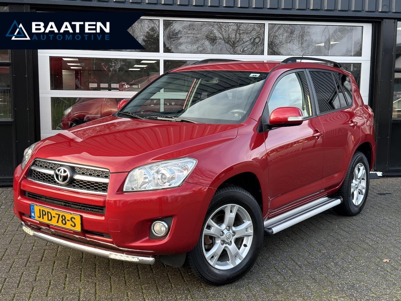 Toyota RAV4 - 2.0 VVTi Dynamic |1e eig|Carplay|Trekhaak|PDC|Dealer onderhouden|Barcelona Red| - AutoWereld.nl