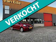 Toyota Aygo - 1.0-12V Aspiration Red 5drs Airco Navi