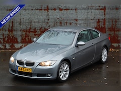 BMW 3-serie Coupé - 330i E92 / High Exe / Aut / Navi / Org. NL