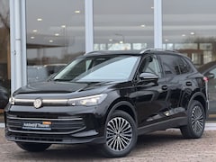 Volkswagen Tiguan - 1.5 eHybrid Life Edition | Facelift | Trekhaak | keyless | 18" | stoel en stuurverwarming