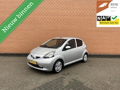 Toyota Aygo - 1.0 Grijs 115DKM | NAP | ELEK-PAKKET | AIRCO |