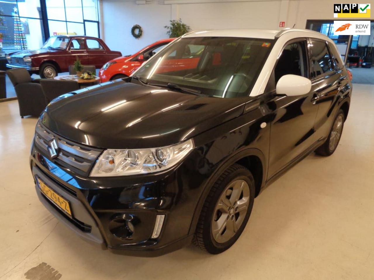 Suzuki Vitara - 1.6 Exclusive Navi! Camera! Trekhaak! NL auto! - AutoWereld.nl