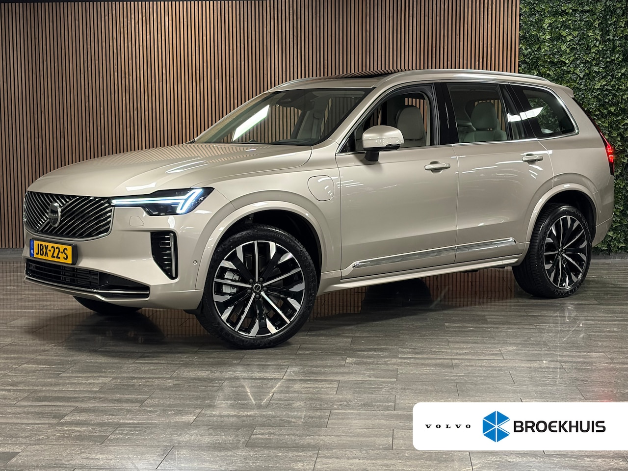 Volvo XC90 - T8 AWD Recharge Ultra Bright | Bowers & Wilkins | Stoelventilatie | 360° Camera | 455pk | - AutoWereld.nl