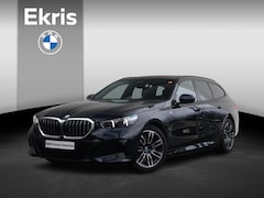 BMW 5-serie Touring - 530e M Sportpakket/ Elektrische Trekhaak/ Panoramadak/ Achteruitrijcamera/ Stoelverwarming