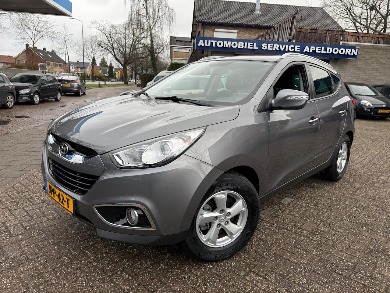 Hyundai ix35 - 2.0i Active AUTOMAAT *KEYLESS*CLIMA*STOELVERW.*A. CAMERA*CRUISE*NAVI* - AutoWereld.nl