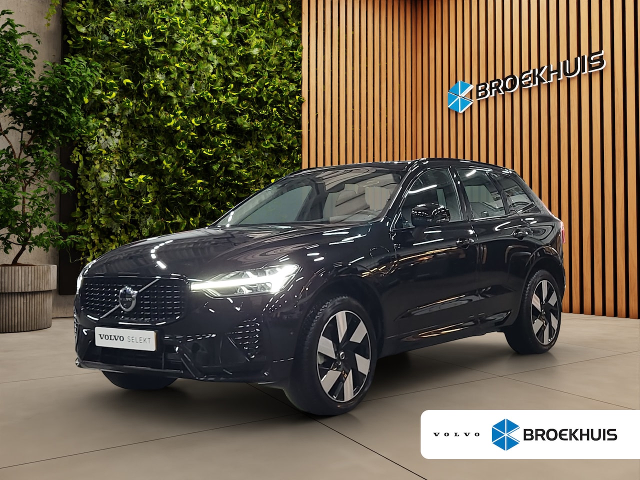 Volvo XC60 - 2.0 T6 Plug-in hybrid AWD Ultra Dark 360 cam Trekhaak Head-up harman&kardon - AutoWereld.nl