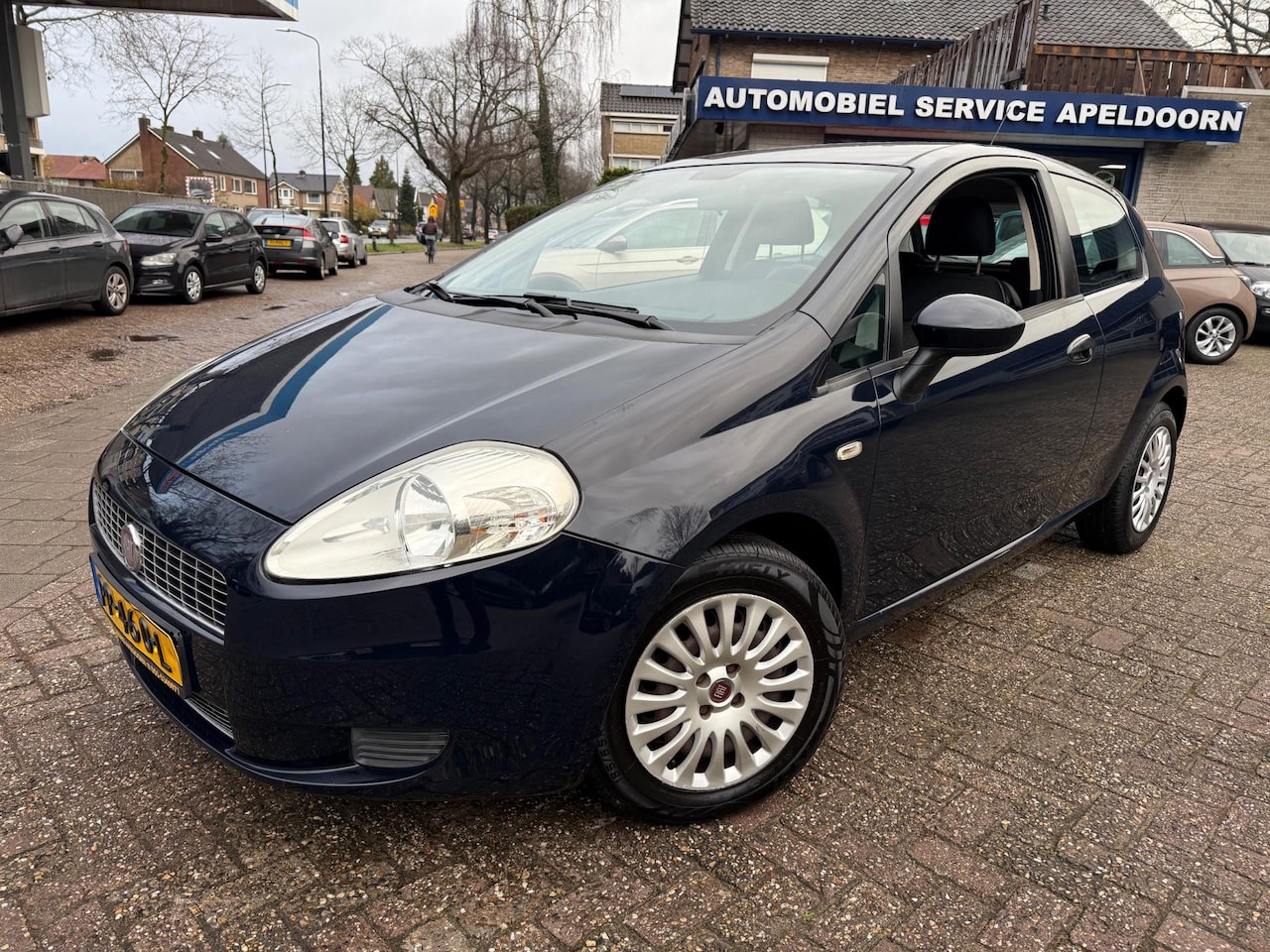 Fiat Grande Punto - 1.2 Active ** ELEKTR. RAMEN*APK*STUURBEKR.*BOEKJES ** - AutoWereld.nl
