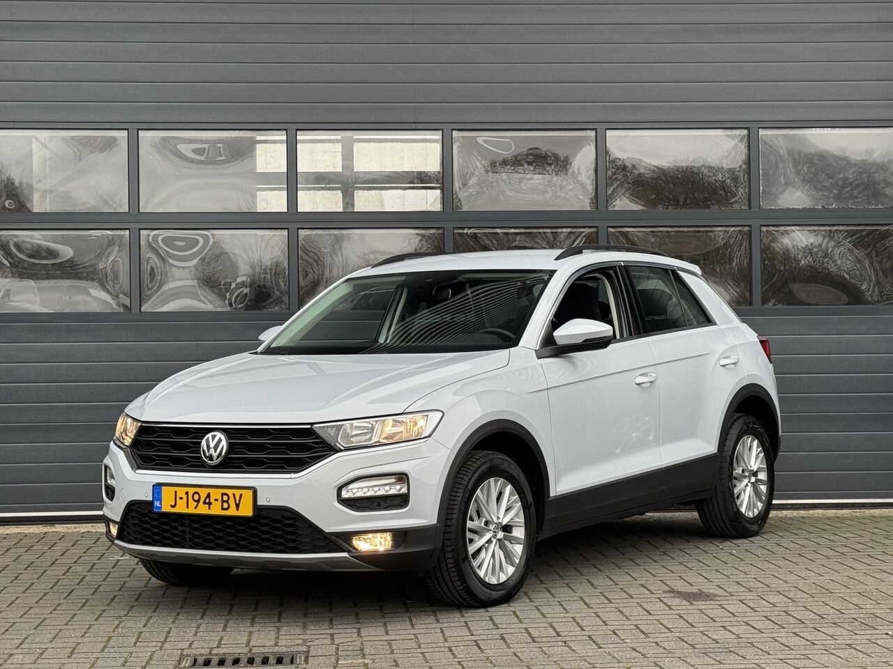 Volkswagen T-Roc - 1.0 TSI STYLE I NAVIGATIESYSTEEM I AIRCONDITIONING I ADAPTIVE CRUISE CONTROL - AutoWereld.nl