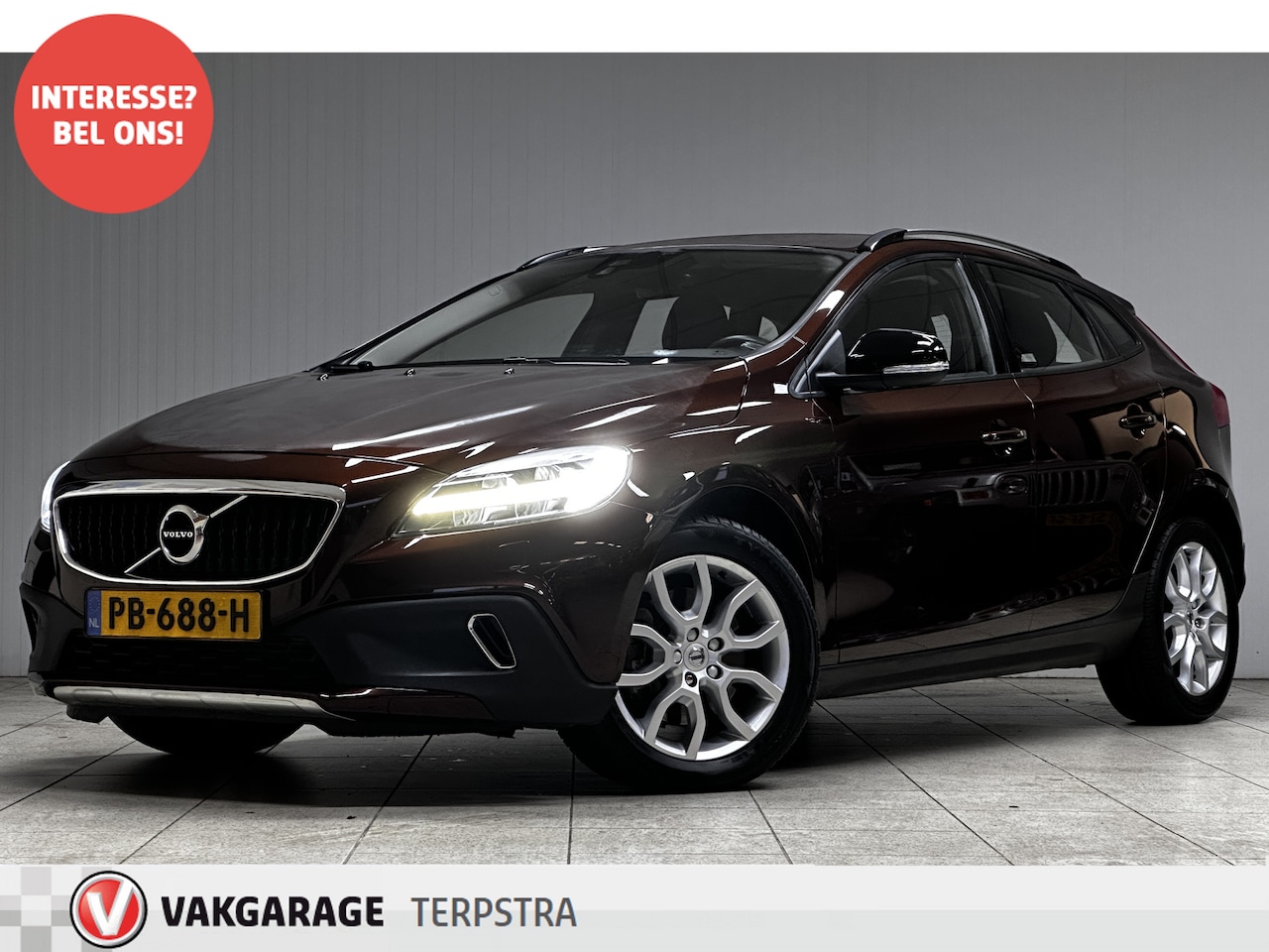 Volvo V40 Cross Country - 2.0 T3 Nordic+/ 153pk!/ Facelift!/ Standkachel!/ 17'' LMV/ LED Koplampen/ Stoelverw./ DAB+ - AutoWereld.nl