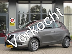 Lancia Y(psilon) - Ypsilon 0.9 TwinAir Silver Plus | Airco | Hoge Zit | Parkeersensoren | ISOFIX | 5-Deurs |