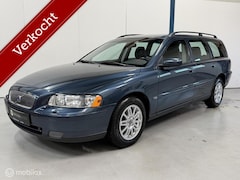 Volvo V70 - 2.4 Momentum 170PK / AUTOMAAT / LEER