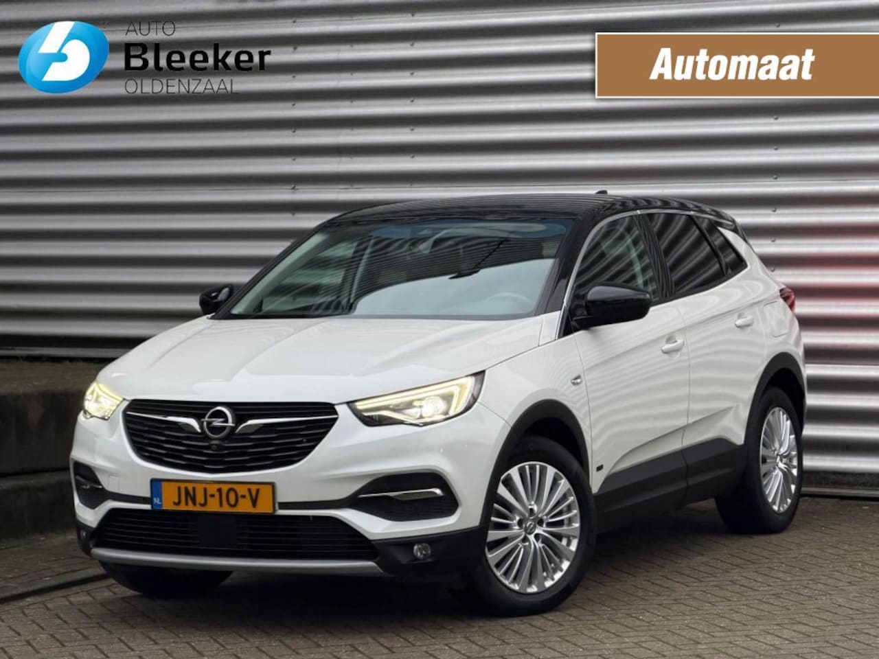 Opel Grandland X - 1.6 T 225PK Hybrid Innovation Camera Clima Carplay Electrische Achterklep - AutoWereld.nl