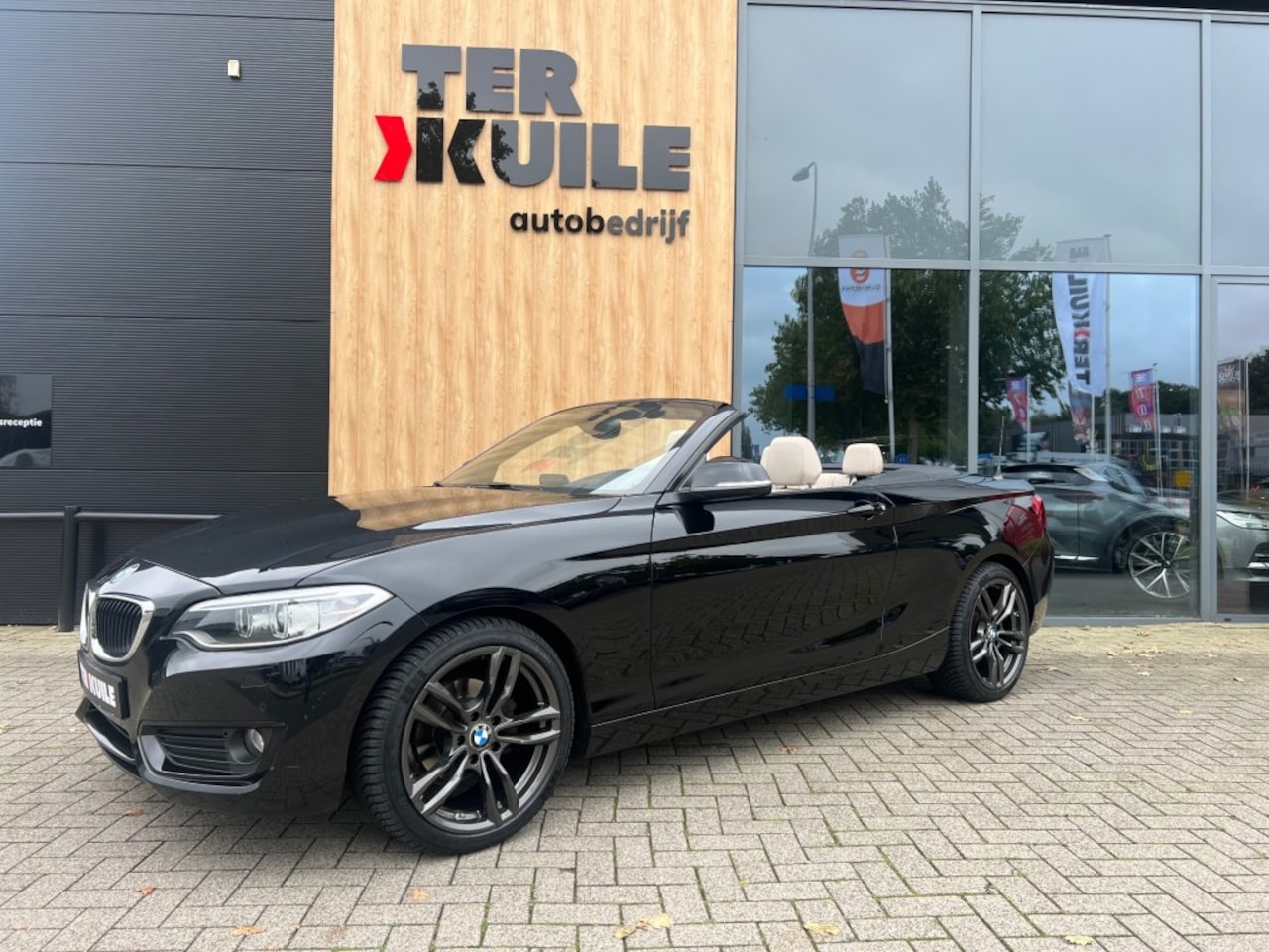 BMW 2-serie Cabrio - 218i Essential Cabrio 218I ESSENTIAL - AutoWereld.nl