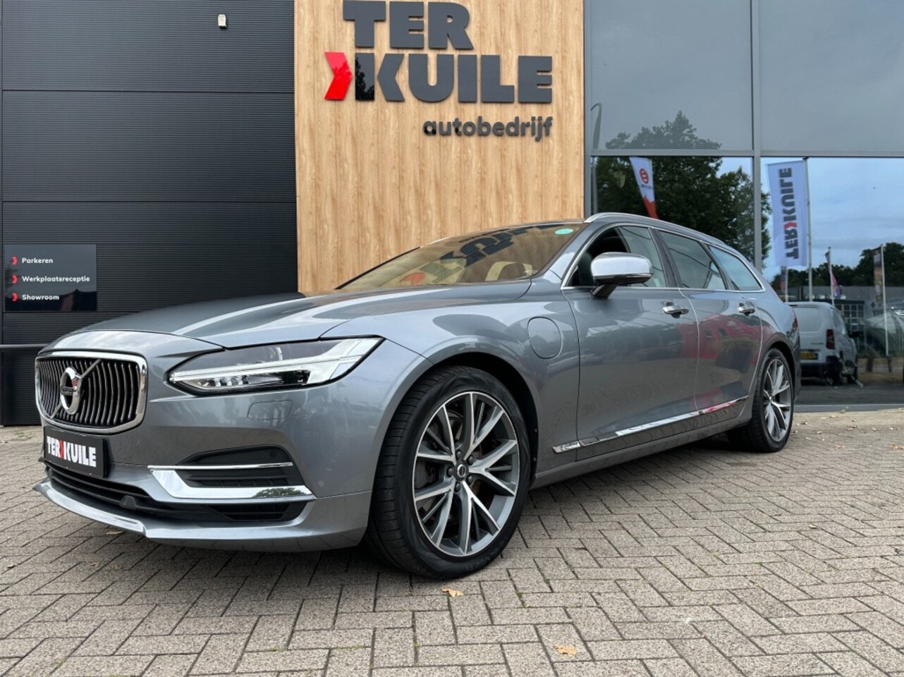 Volvo V90 - 2.0 T8 AWD Inscription 2.0 T8 AWD Inscription - AutoWereld.nl