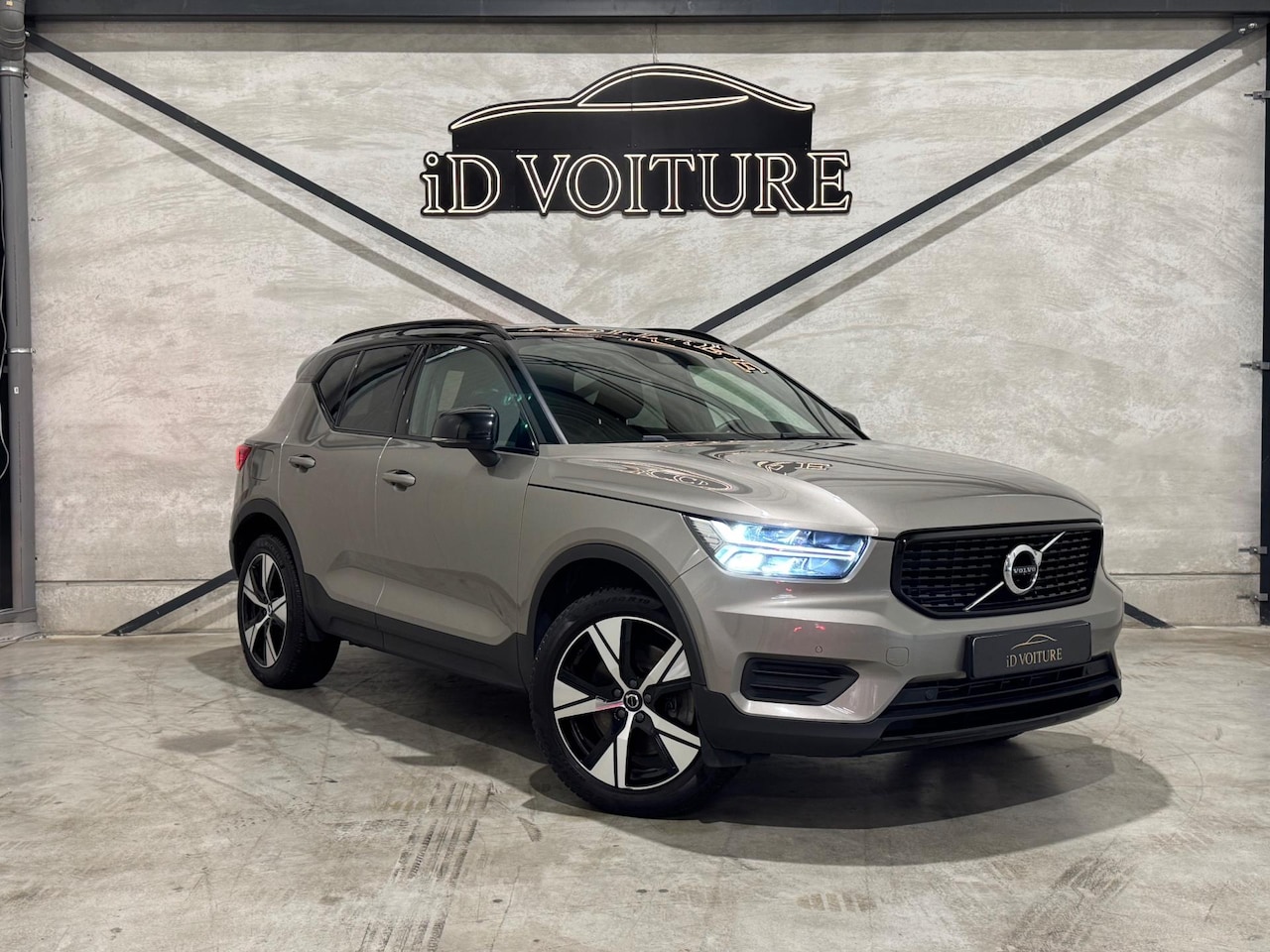 Volvo XC40 - 1.5 T5 Recharge PANO|LEDER|CAMERA|1STE EIG - AutoWereld.nl