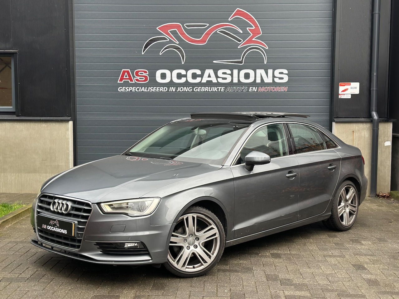 Audi A3 Limousine - 1.4 TFSI S-Line - Airco - Pano - AutoWereld.nl