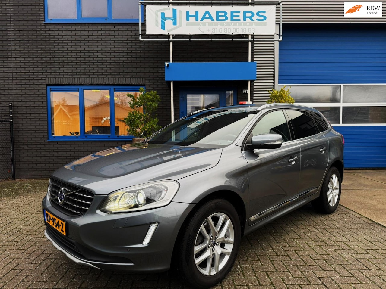 Volvo XC60 - 2.0 D4 FWD R-Design 190PK|FaceLift|Navi|AUT|Trekhaak|Xenon\Led|Leder|Electrische Stoel|Sto - AutoWereld.nl
