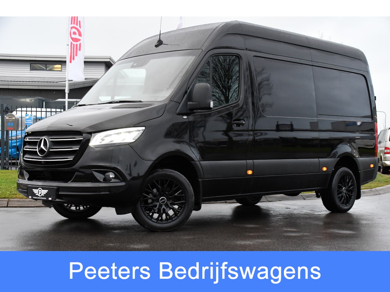 Mercedes-Benz Sprinter - 316 2.2 CDI L2H2 Black Edition Adaptieve Cruise, 360 Camera, 10,5'' Mbux, Automaat, LED, 1 - AutoWereld.nl