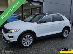 Volkswagen T-Roc - 1.5 TSI Sport Business R Panorama/Virtual/Camera