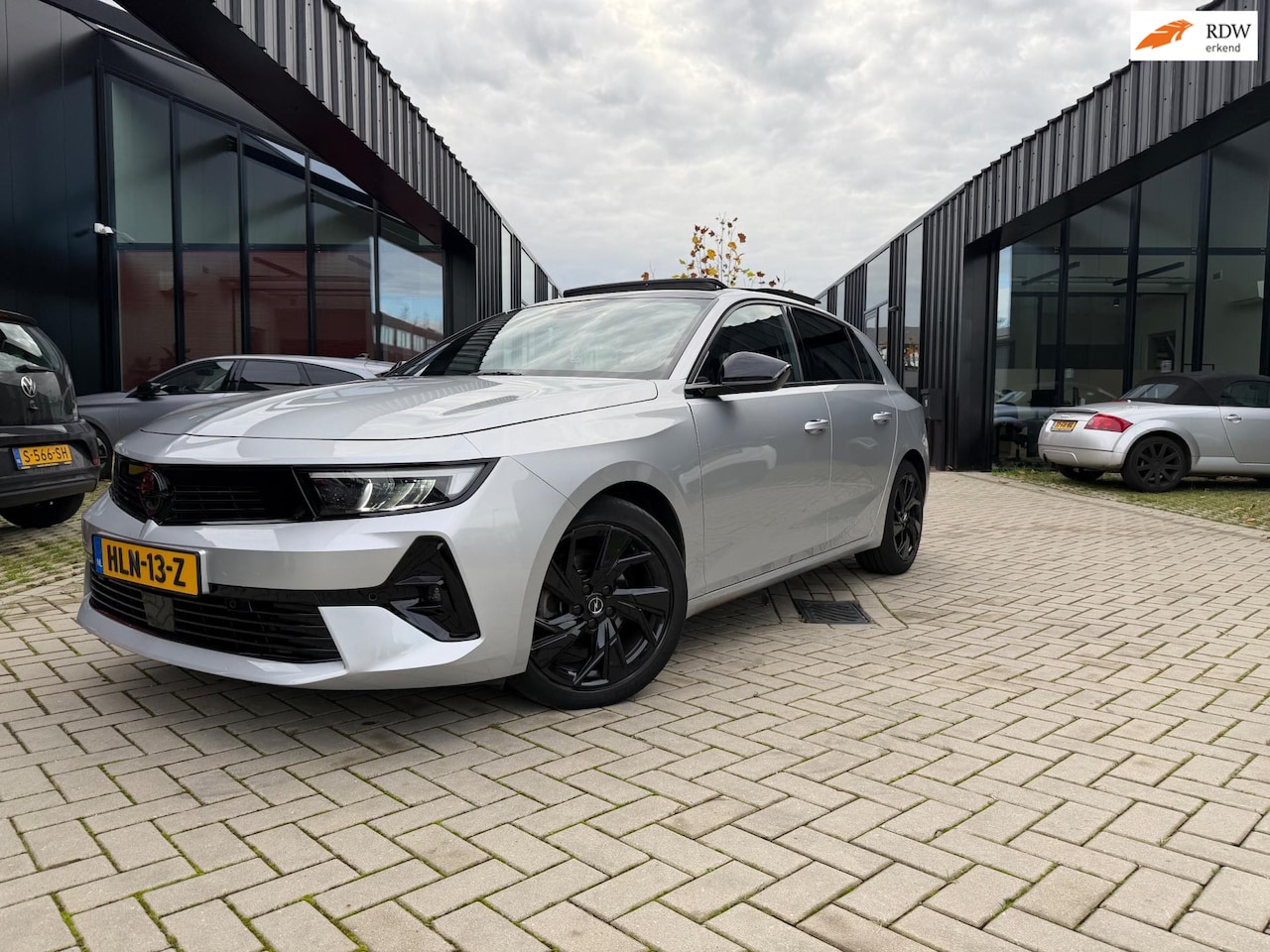 Opel Astra - 1.2 GS Line Automaat Pano 360 - AutoWereld.nl