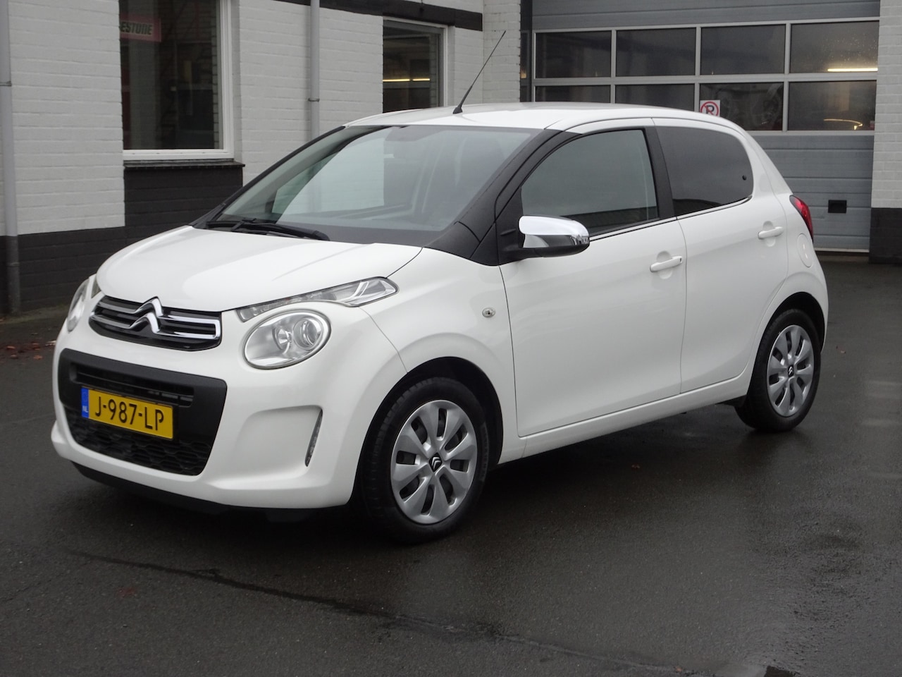 Citroën C1 - 1.0 VTi Feel Airco, elektrische ramen, centrale vergrendeling, donker glas, chrome pakket, - AutoWereld.nl