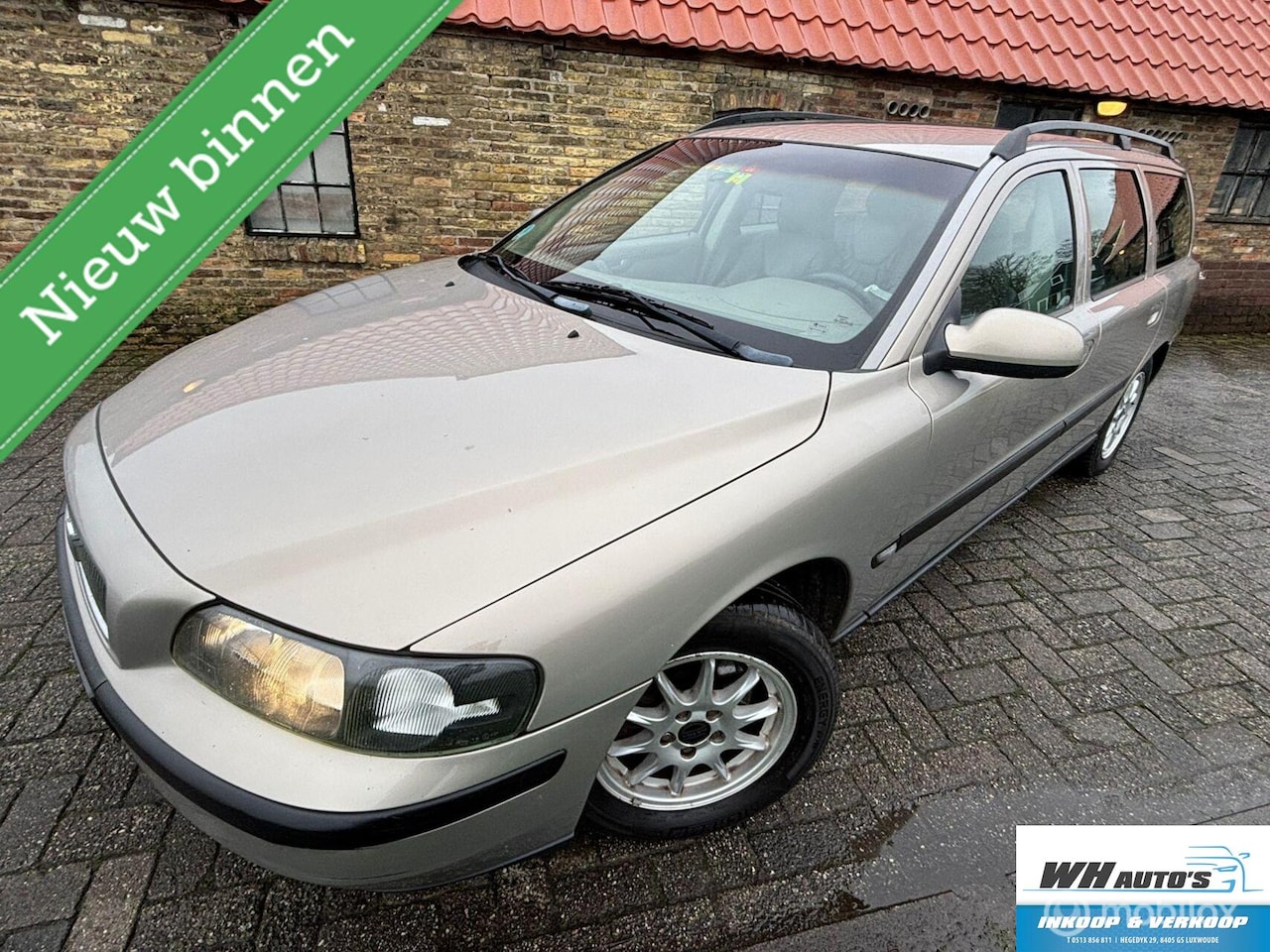 Volvo V70 - 2.4 D Comfort Line 2.4 D Comfort Line - AutoWereld.nl
