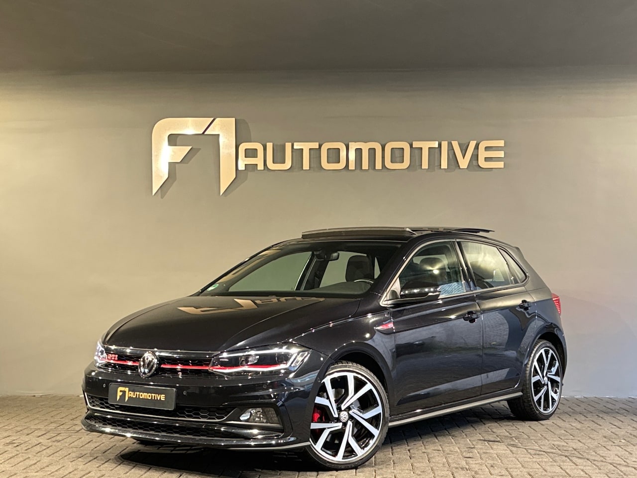Volkswagen Polo - 2.0 TSI GTI Pano|Keyless|Beats|Camera|DCC - AutoWereld.nl