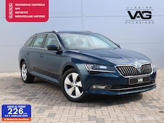 Skoda Superb Combi - 1.4TSi Style Automaat Navi Clima 17" Parkeersensoren