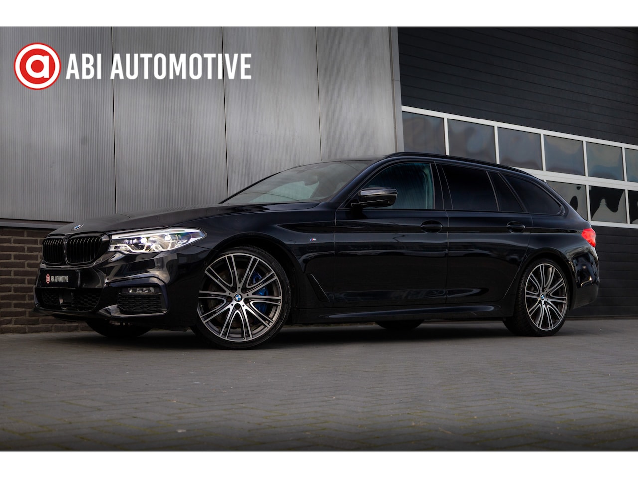 BMW 5-serie Touring - 540i xDrive 340 pk High Executive /Pano-Dak/ Head-Up/ Harman&Kardon/ Keyless/ 360-camera/ - AutoWereld.nl