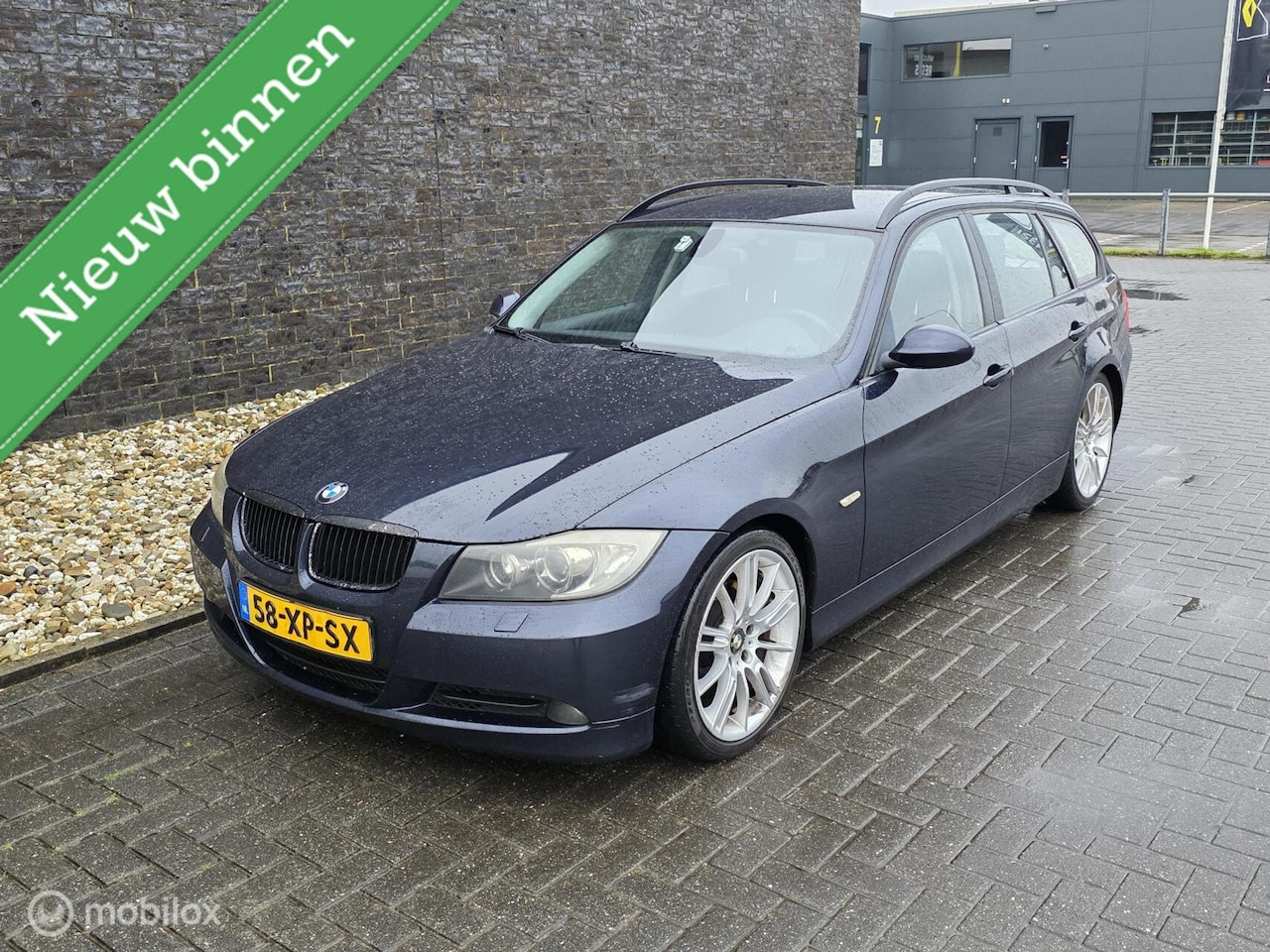 BMW 3-serie Touring - 320i Business Line 320i Business Line - AutoWereld.nl