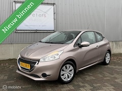 Peugeot 208 - 1.2 VTi Active 2014 / Airco / Cruisecontrol / Bluetooth / 4S banden nieuw / NAP