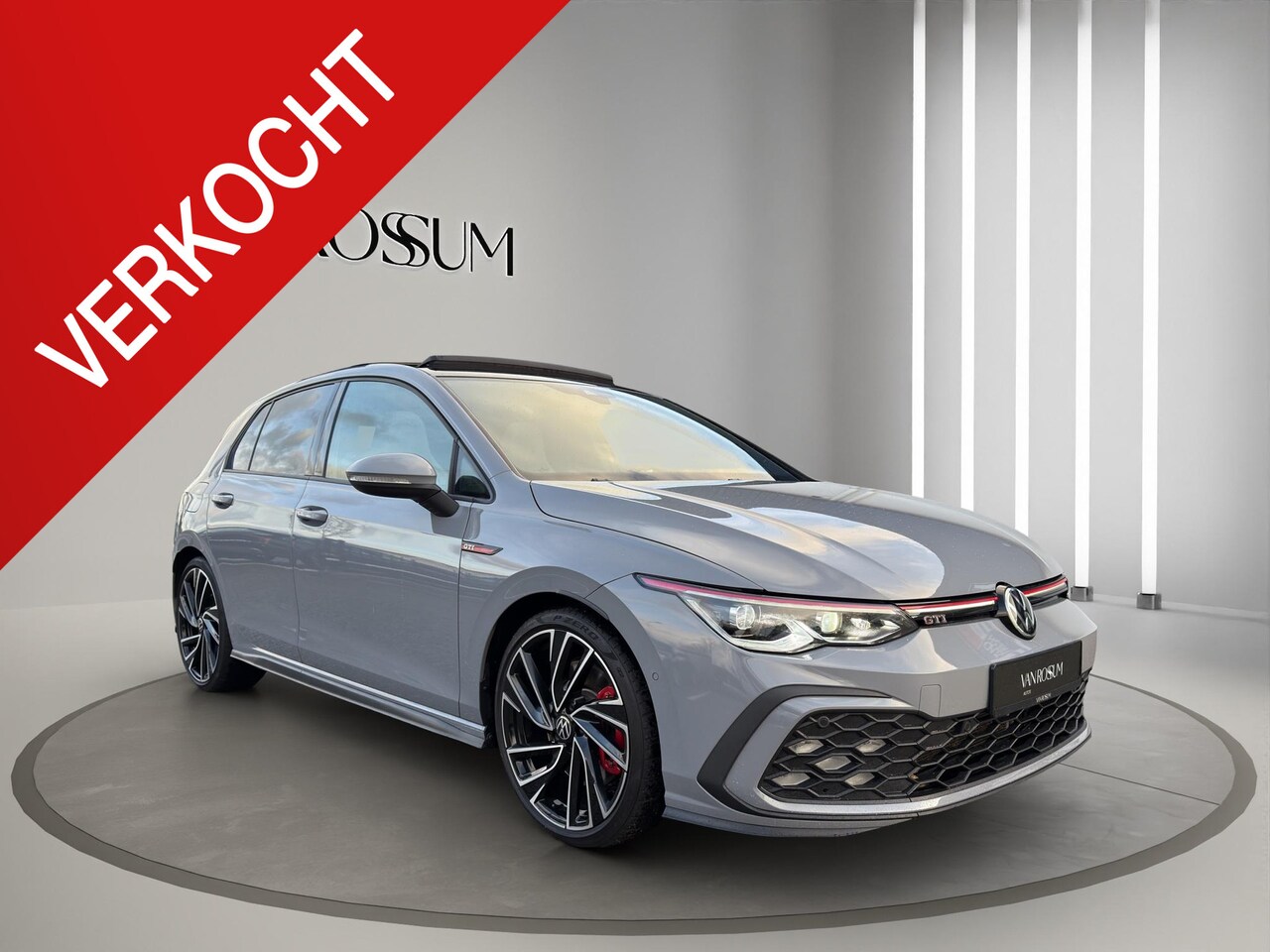 Volkswagen Golf - 2.0 TSI GTI Pano Head-Up | 19"Velg | Camera | Vol Leer | Standkachel | Sfeerverl. Matrix-L - AutoWereld.nl