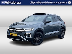 Volkswagen T-Roc - 1.5 TSI 150PK DSG Style / Black Style / Panoramadak / Digital Cockpit Pro / 18'' LMV / VW