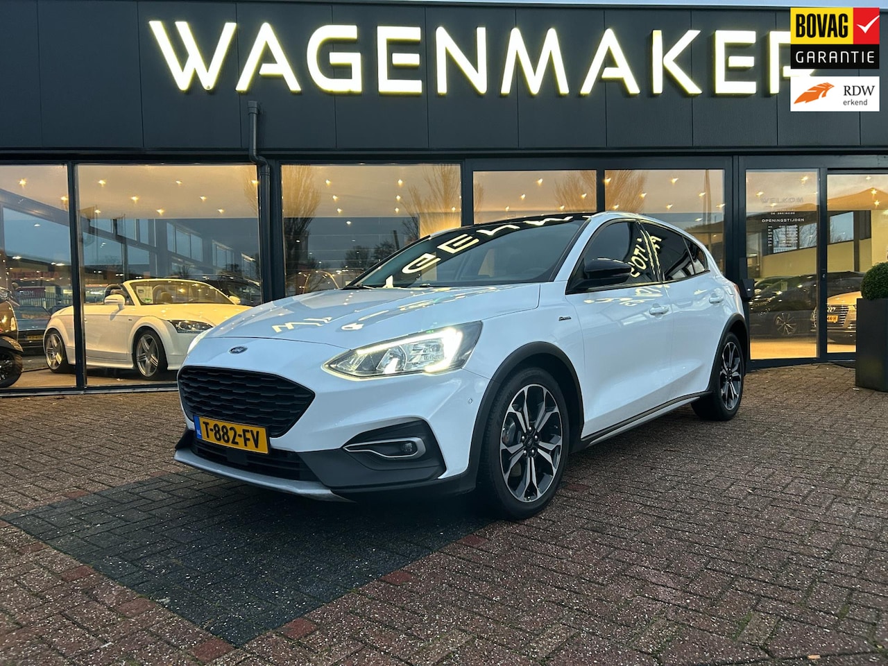 Ford Focus - 1.5 EcoBoost Titanium Business PANO|NAV|CAM|NAP - AutoWereld.nl