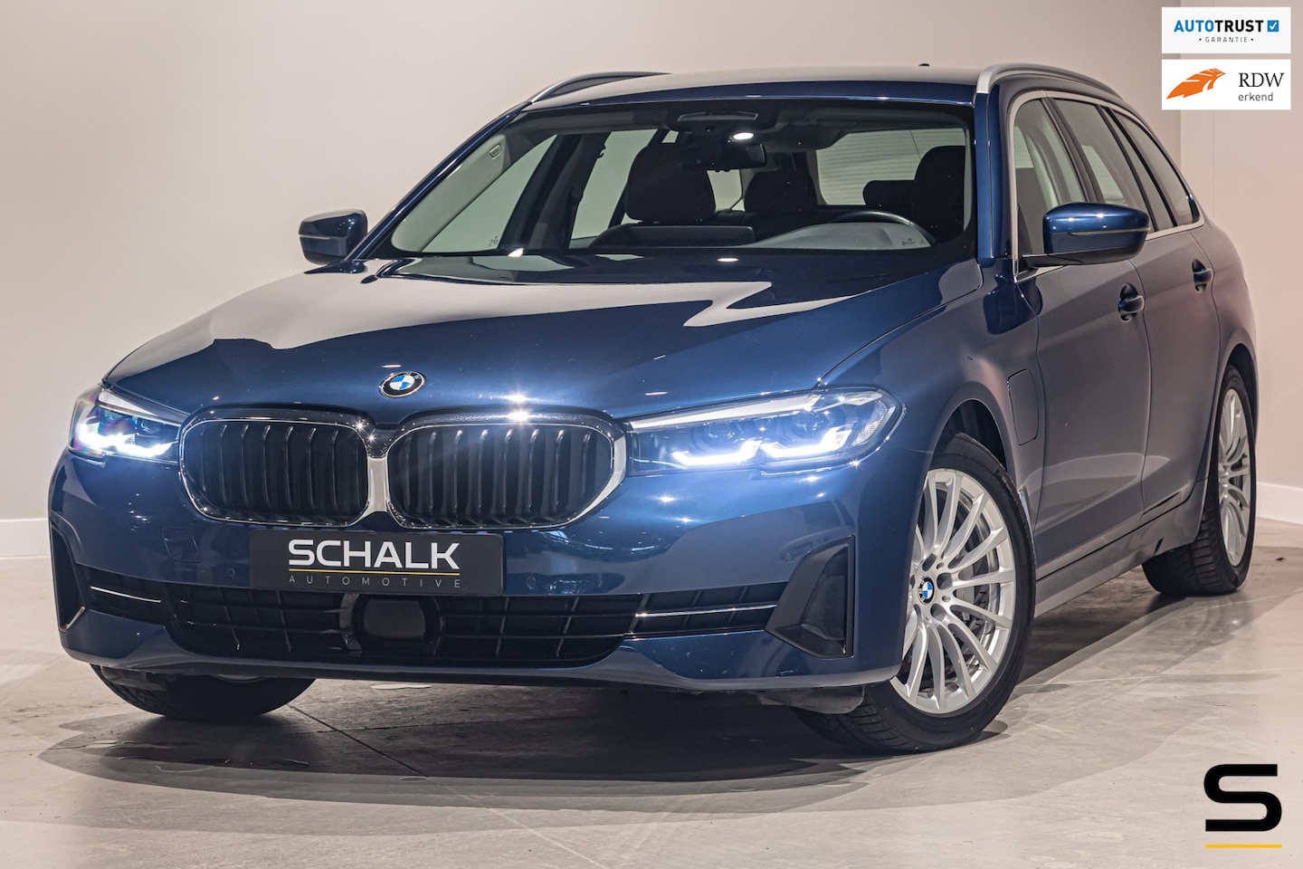 BMW 5-serie Touring - 530e xDrive High Executive|Camera|Dealer - AutoWereld.nl