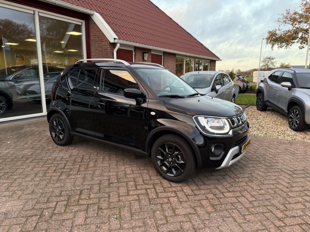 Suzuki Ignis - 1.2 SMART HYBRID SELECT AUTOMAAT!  HOGE INSTAP en HOGE ZIT - AutoWereld.nl