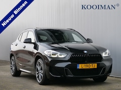 BMW X2 - xDrive25e High Executive 220 Pk Automaat Navigatie / DAB / Camera / Leer / Schuifdak / M-p