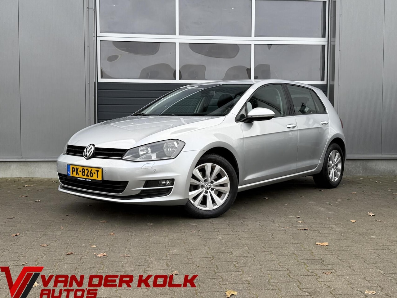 Volkswagen Golf - 1.2 TSI Comfortline Navigatie Cruise Airco Sensoren Stoelverwarming - AutoWereld.nl