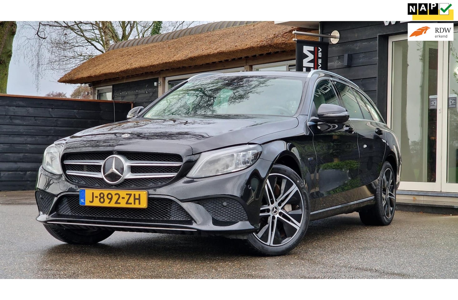 Mercedes-Benz C-klasse Estate - 300 e Luxury Automaat I Adaptive Cruise I Trekhaak I Leder I Sportstoelen I Autonoom rijde - AutoWereld.nl