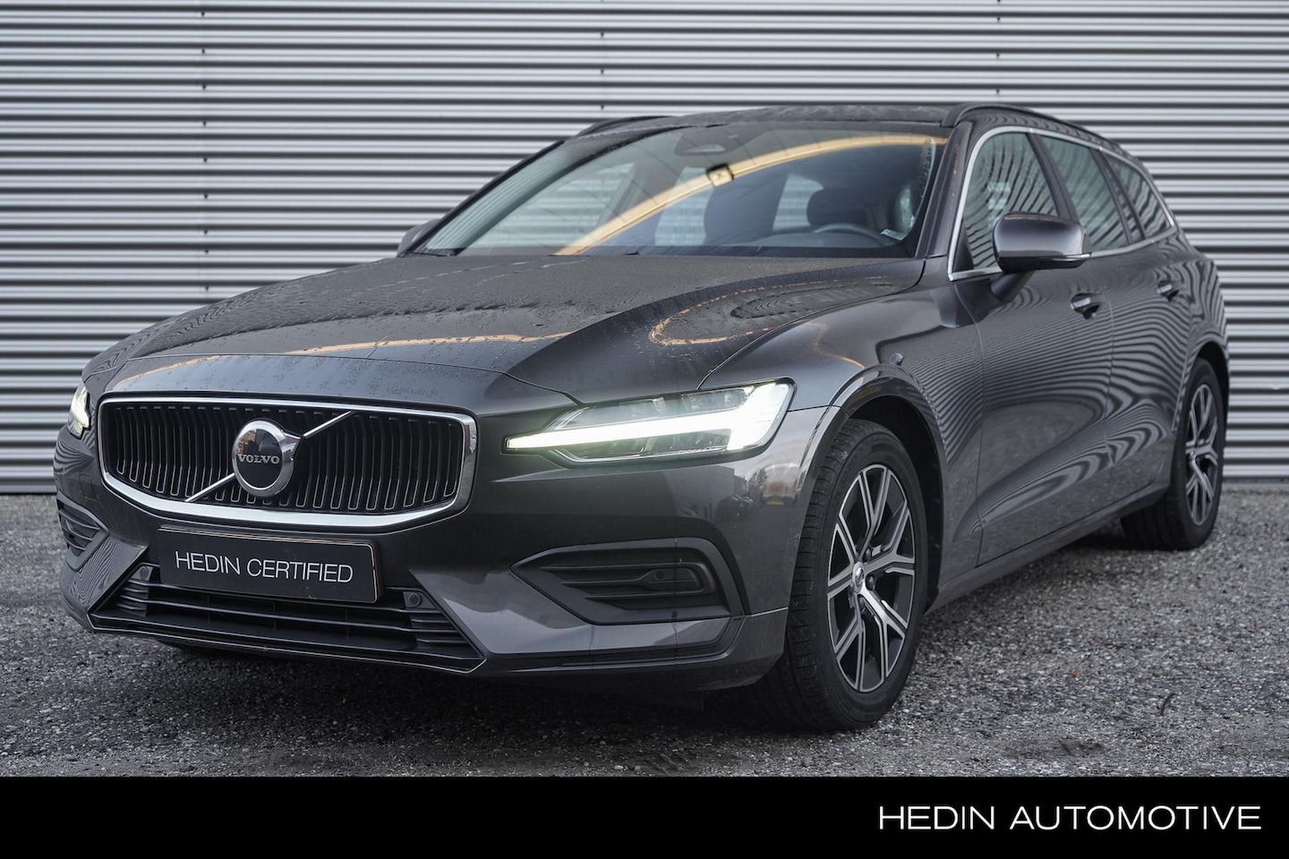 Volvo V60 - B3 Core | Adaptive Cruise | BLIS | Stoelverwarming V/A | Stuurwielverwarming | Google | 17 - AutoWereld.nl
