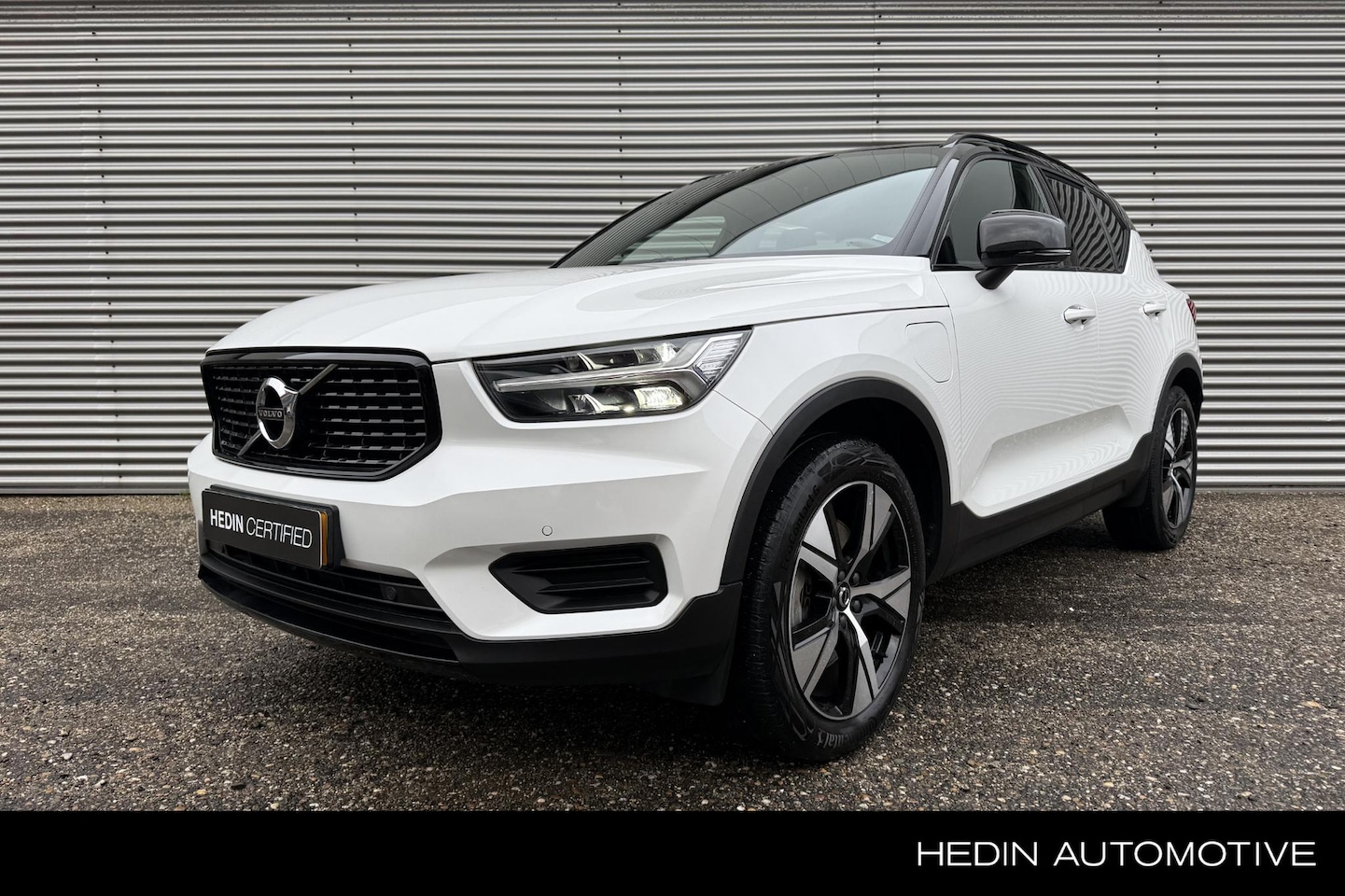 Volvo XC40 - T4 Recharge R-Design | Adaptive Cruise | Trekhaak | Keyless | Parkeercamera | - AutoWereld.nl
