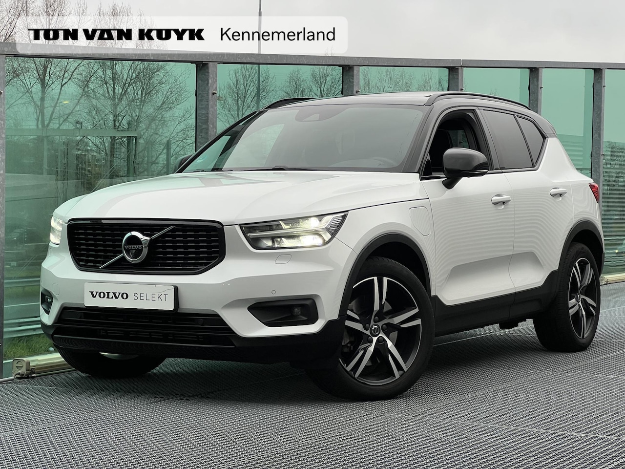 Volvo XC40 - 1.5 T5 Recharge R-Design PHEV, Automaat, Panoramadak, Trekhaak semi elektrisch inklapbaar, - AutoWereld.nl