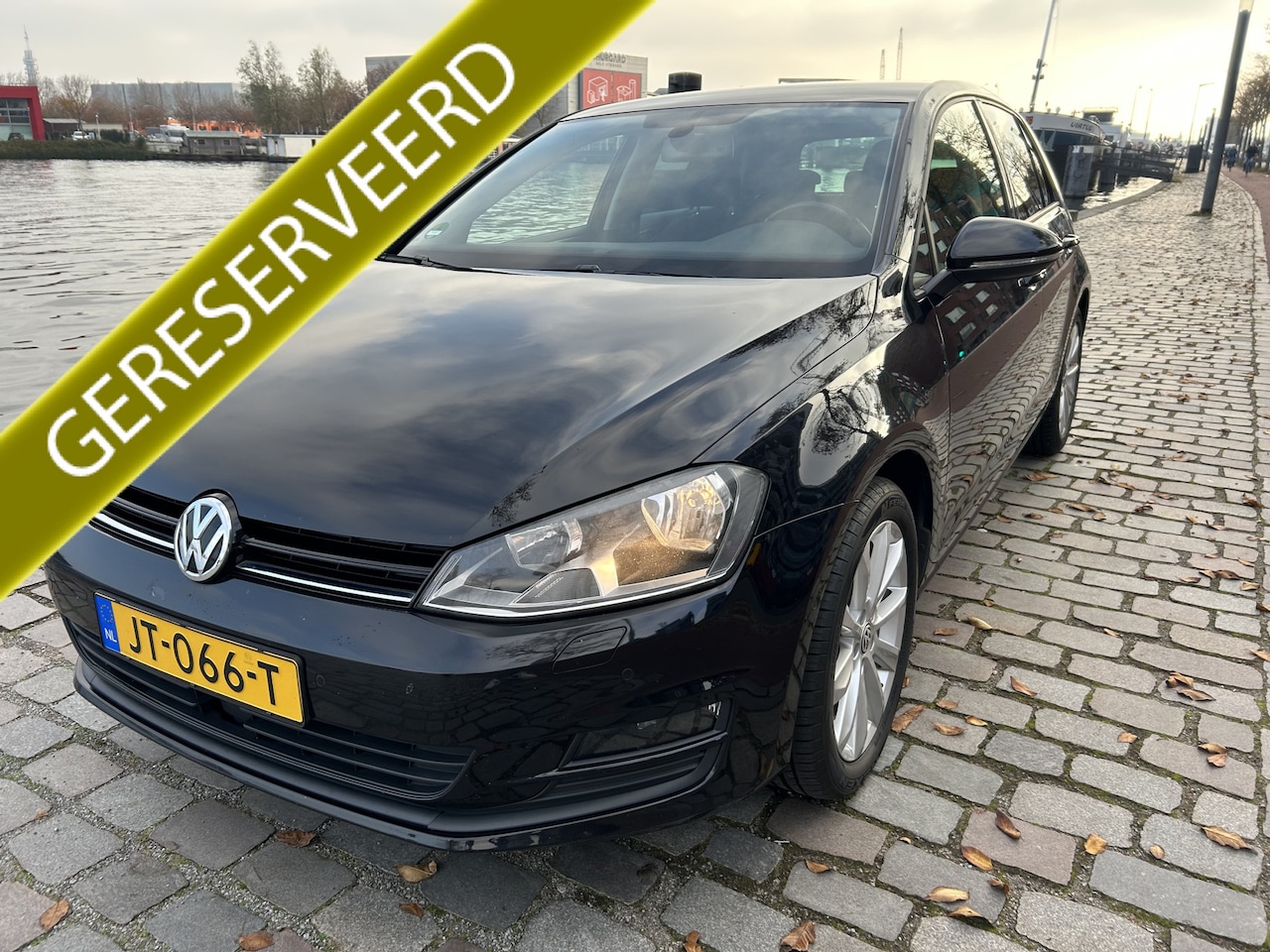 Volkswagen Golf - 1.6 TDI Highline automaat navi airco/ecc - AutoWereld.nl