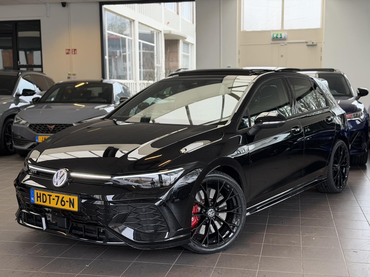 Volkswagen Golf - 2.0 TSI GTI Clubsport / Akrapovic / Pano / Head-up - AutoWereld.nl