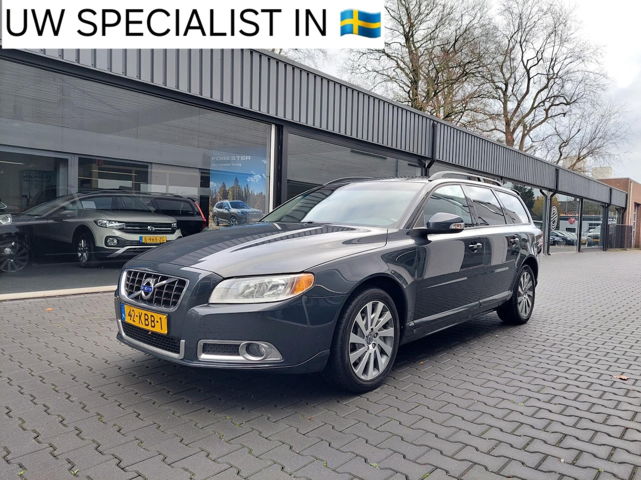 Volvo V70 - 2.0 Limited Edition Dealer onderhouden Stoelverwarming Leer Spoiler Cruise PDC Trekhaak Na - AutoWereld.nl