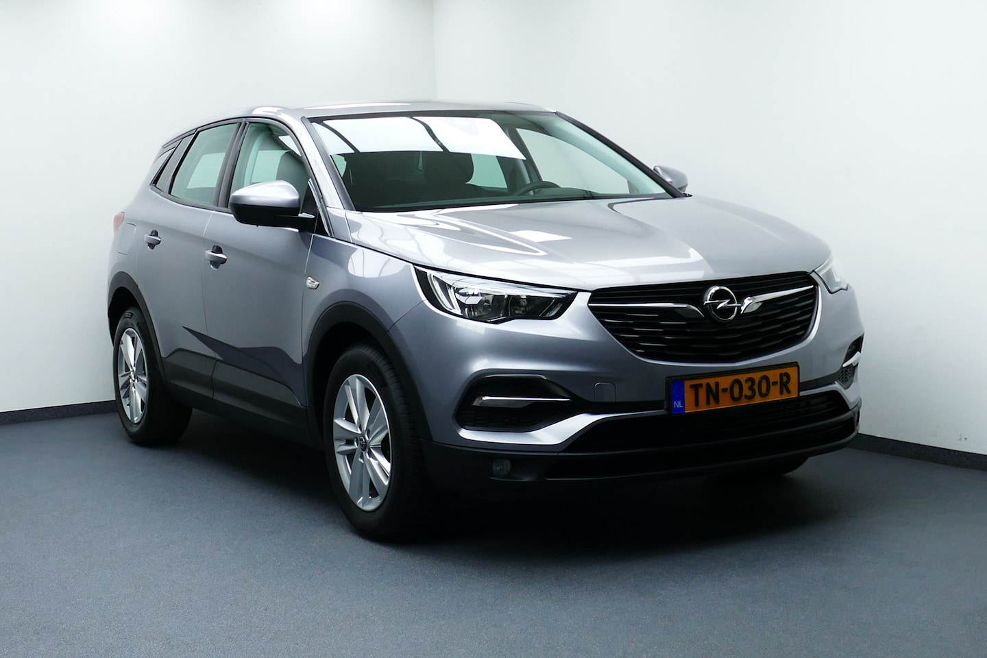 Opel Grandland X - 1.2 130Pk Turbo Business Executive. Navi, Clima, Cruise, 17"LMV, Haak 1400kg - AutoWereld.nl